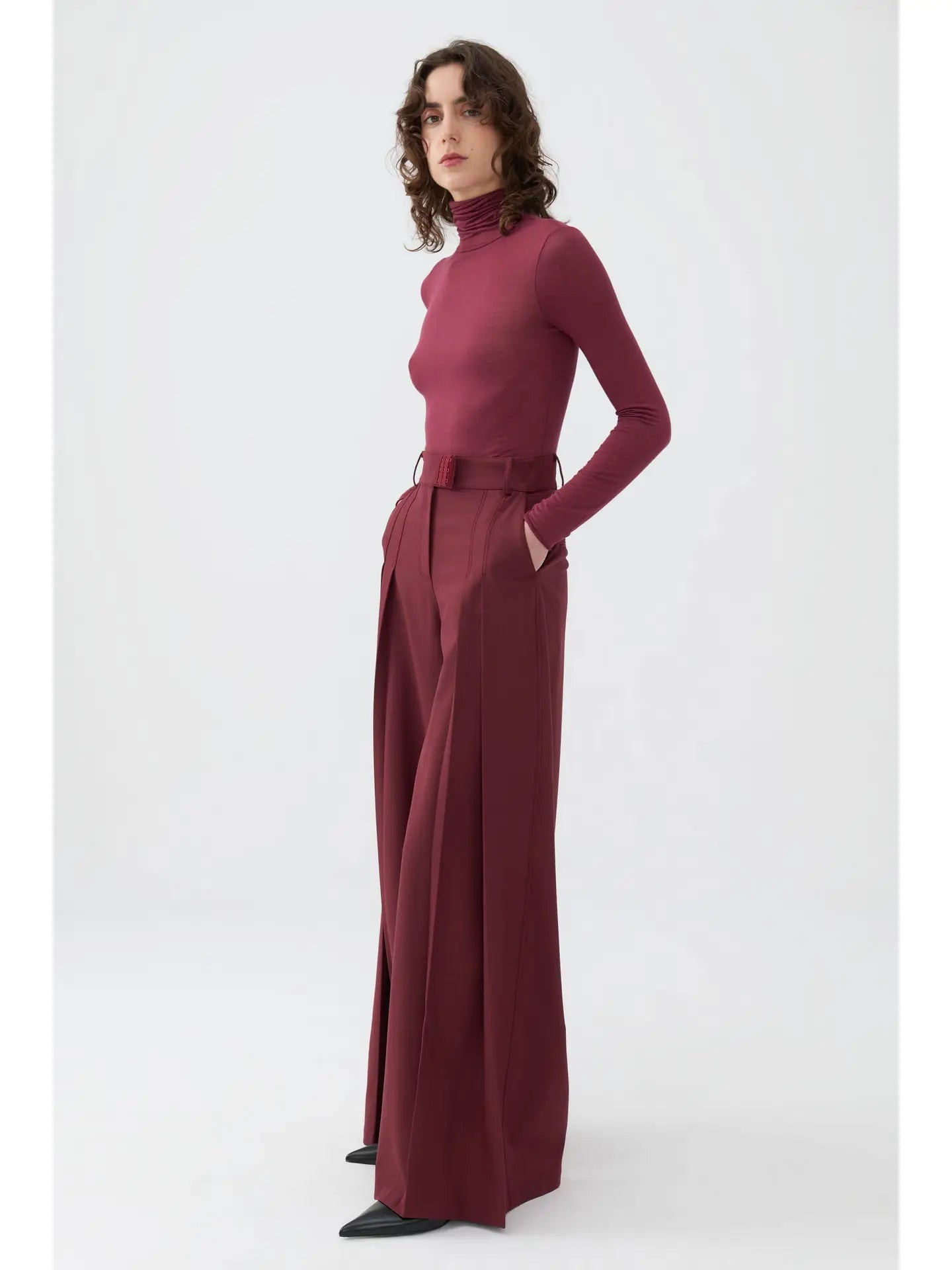 Pleated High-Waisted Pants