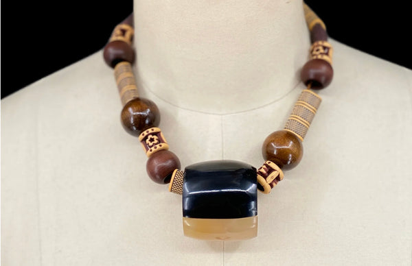 wooden wonder necklace