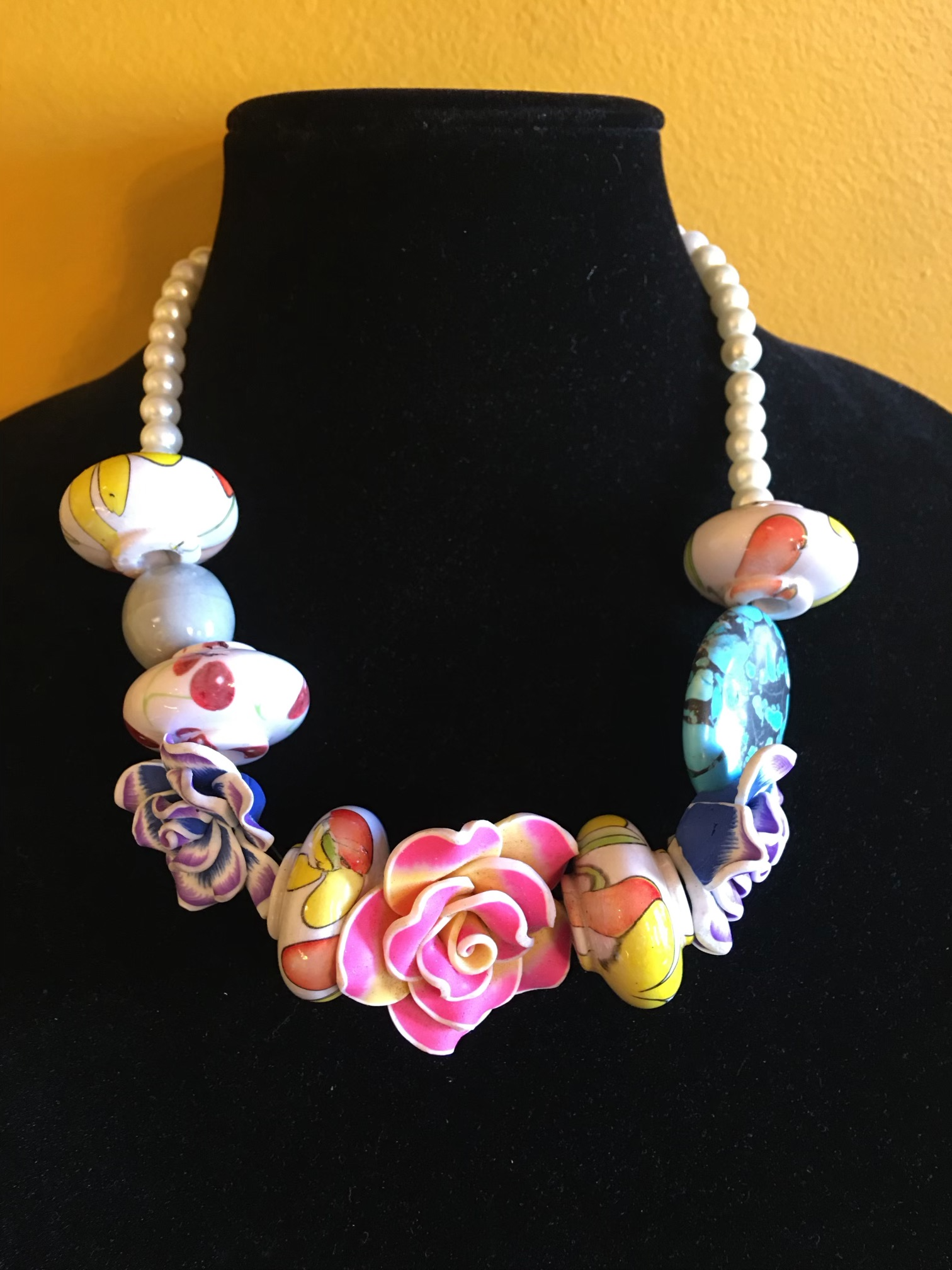 CLAY FLOWER NECKLACE.