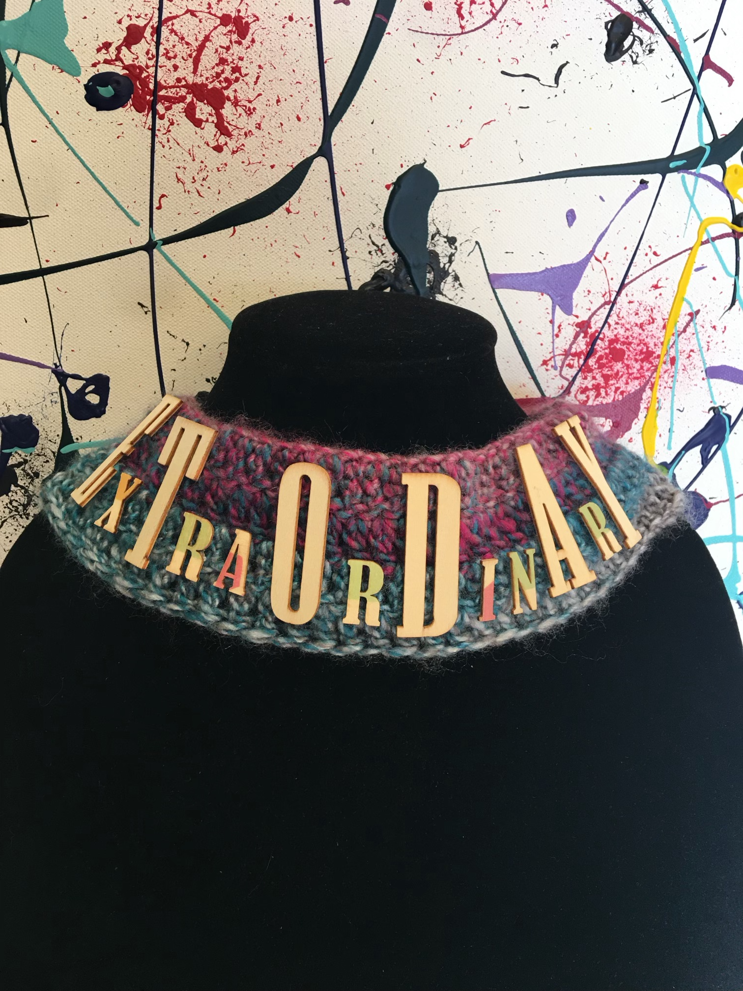 EXTRAORDINARY NECKLACE.